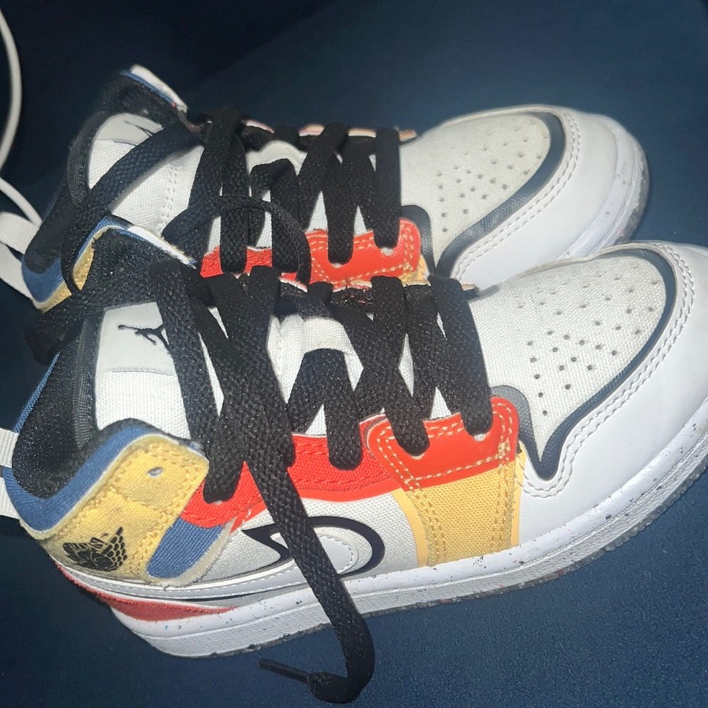 Jordan 1 mid